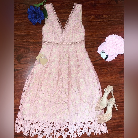 COPY - Dress - Picture 2 of 5